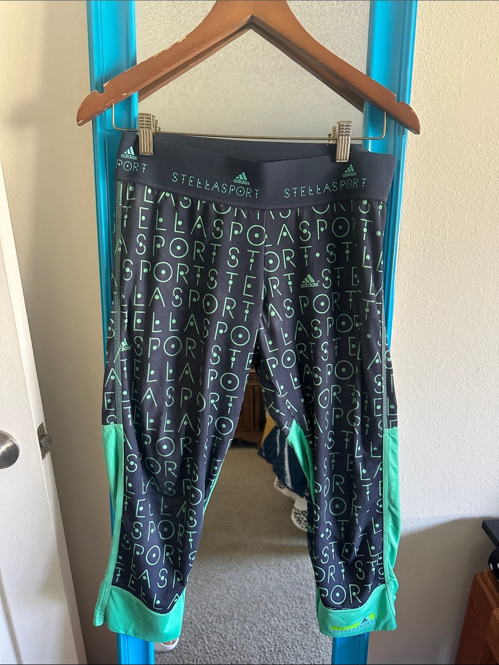 Stellaspirt Athletic Capri Leggings